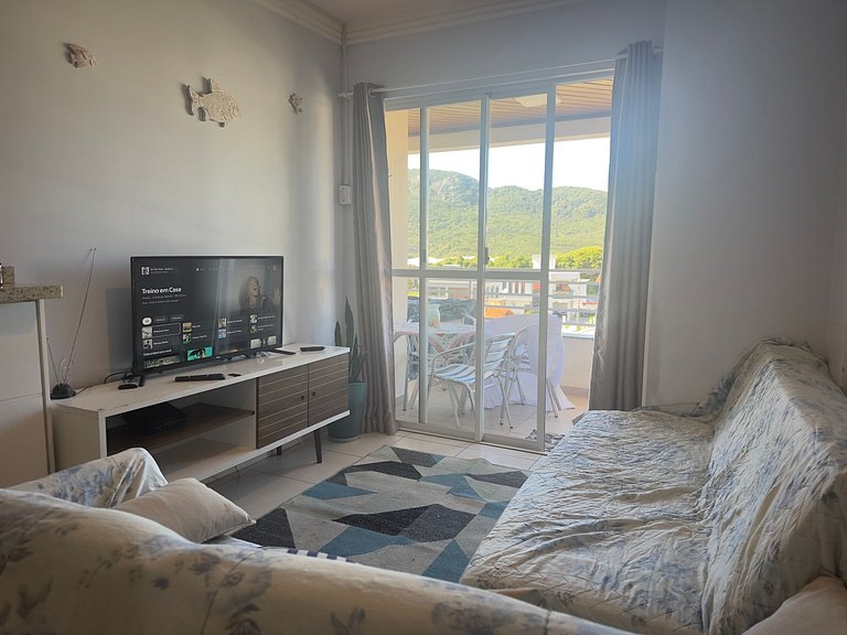 Piscina varanda espaçosa com churrasqueira a 3 min da praia