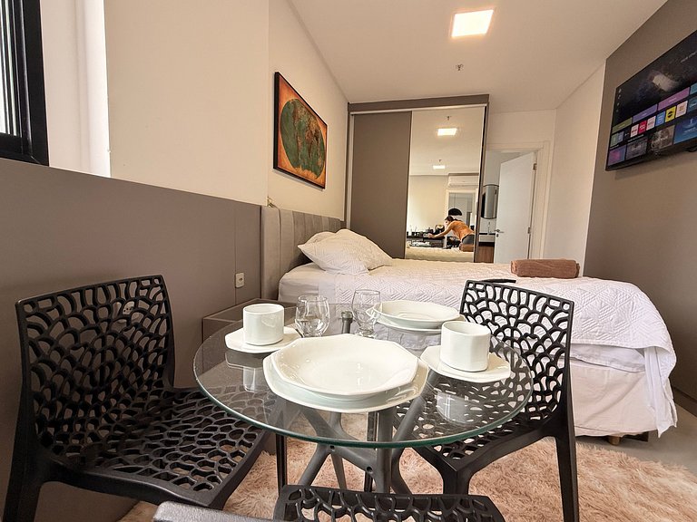 Studio piscina, sinuca, academia e sauna, a 3 minutos da pra