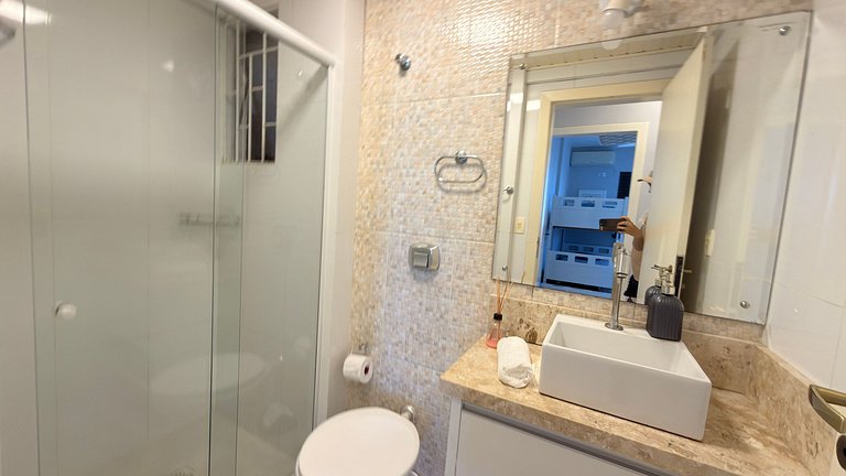 Churrasco, vista para o mar e piscina no centrinho