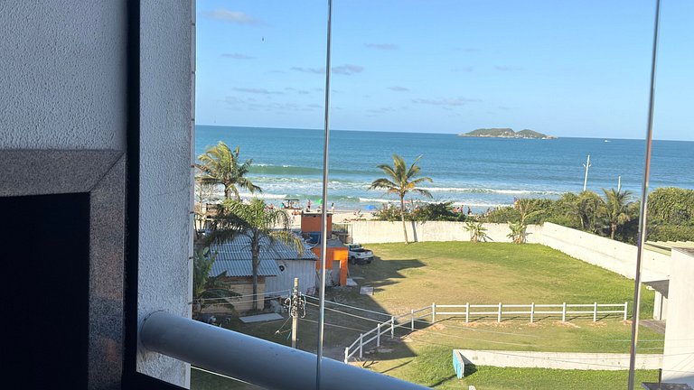Churrasco, vista para o mar e piscina no centrinho
