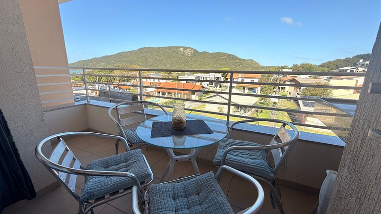 200m da praia, com churrasqueira, piscina e ideal para famíl