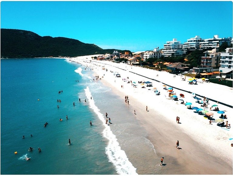 Churrasco, vista para o mar e piscina no centrinho