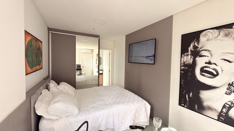 Studio piscina, sinuca, academia e sauna, a 3 minutos da pra