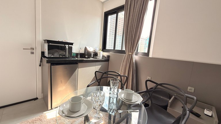 Studio piscina, sinuca, academia e sauna, a 3 minutos da pra