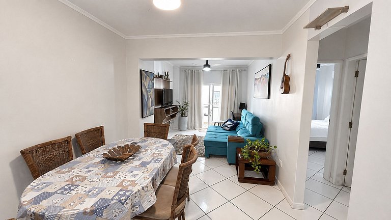 A 50 m da Praia Central com 2 quartos e garagem