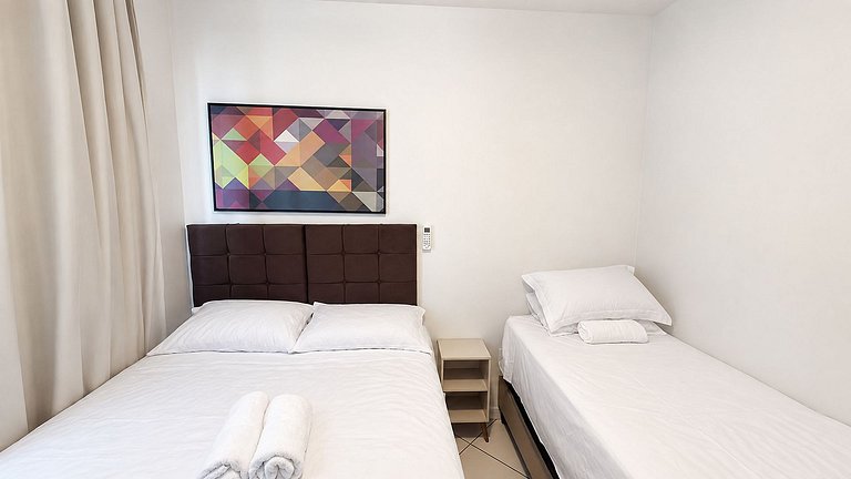 A 50 m da Praia Central com 2 quartos e garagem