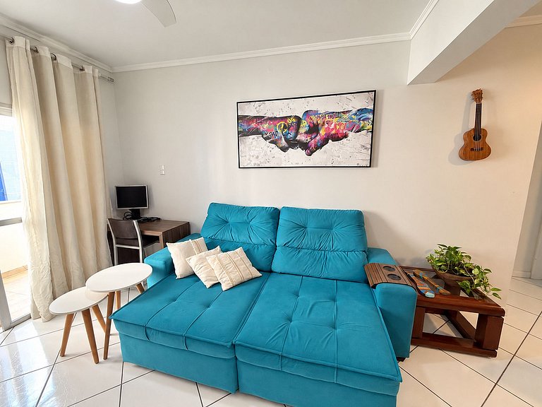 A 50 m da Praia Central com 2 quartos e garagem