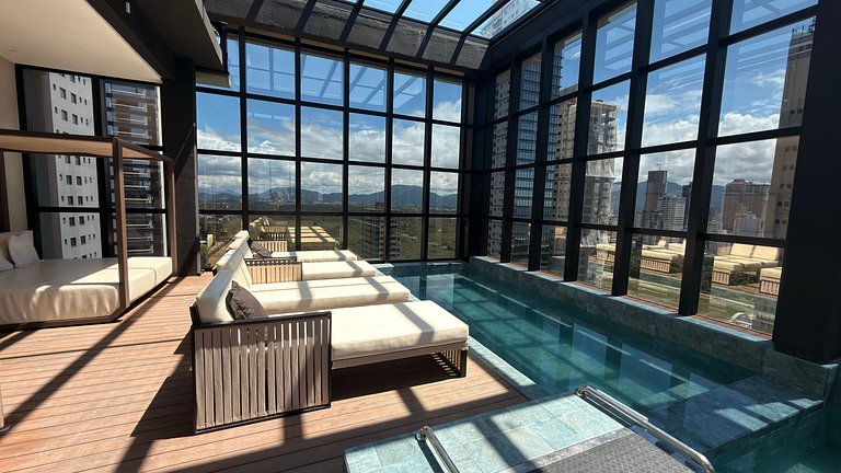 Meia Praia com piscina aquecida e rooftop
