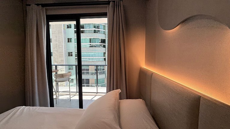 Meia Praia com piscina aquecida e rooftop