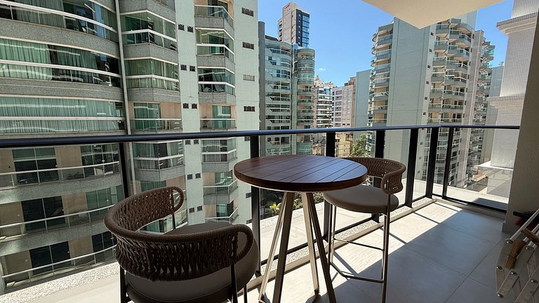 Meia Praia com piscina aquecida e rooftop